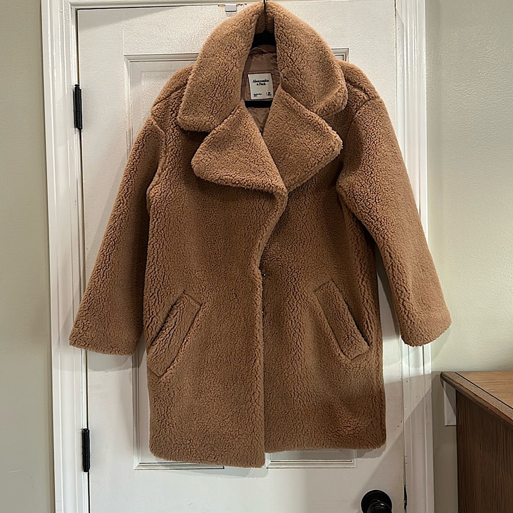 Abercrombie & Fitch coat with buttons